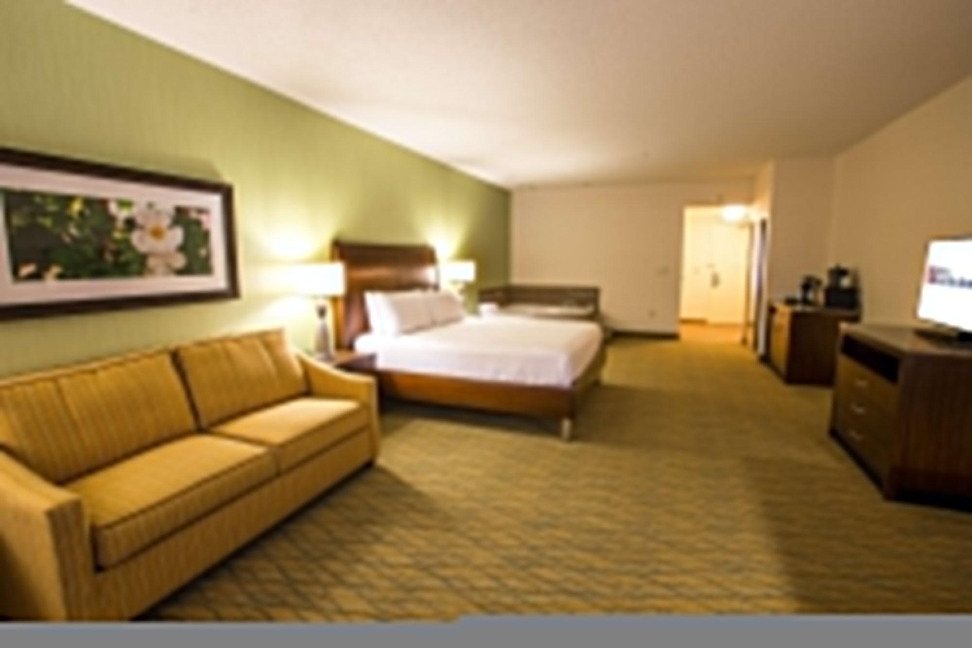 Hilton Garden Hotel 3*