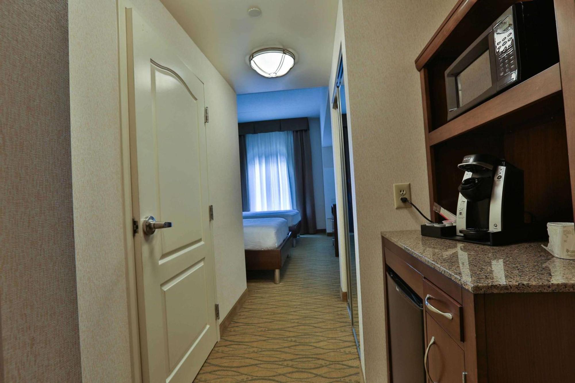 Hilton Garden Hotel 3*