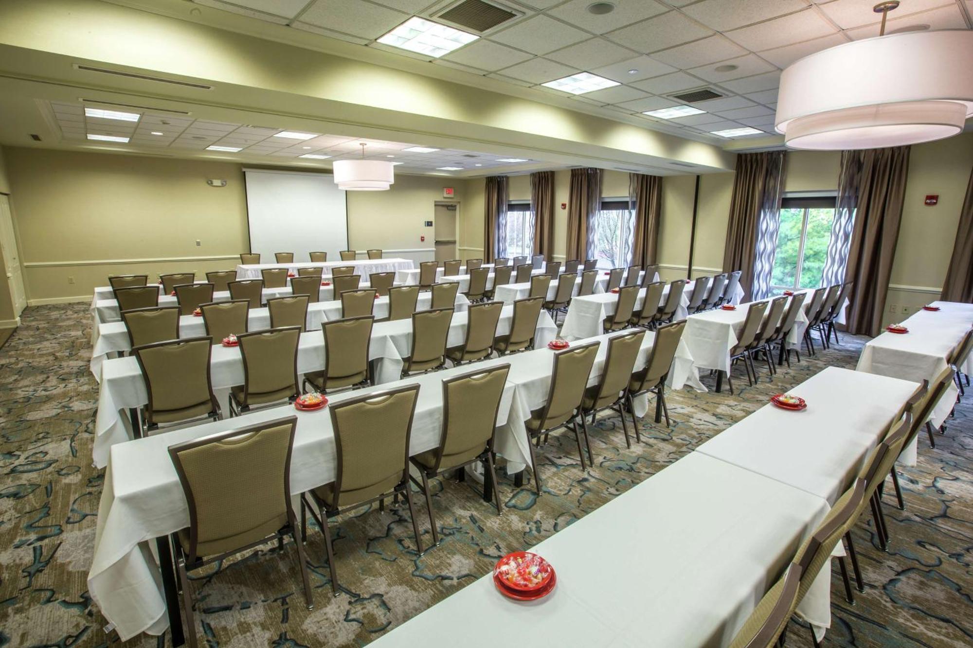 Hilton Garden 3*