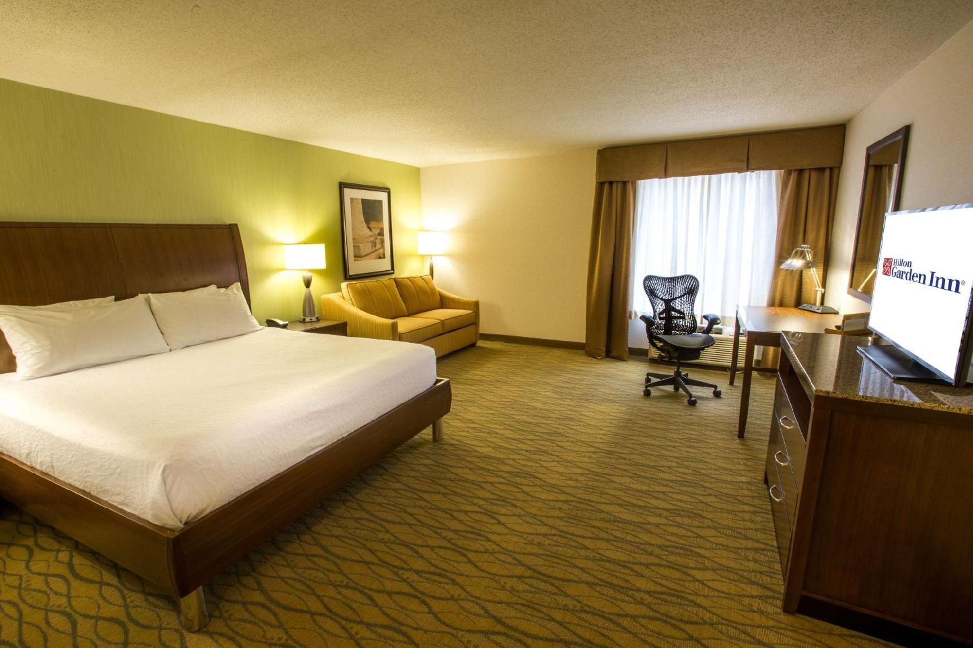 Hilton Garden Hotel 3*